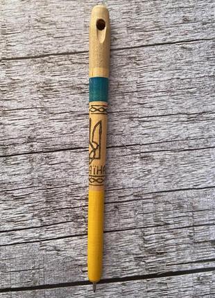 Дерев'яна ручка свисток, тризуб в національному стилі1 фото