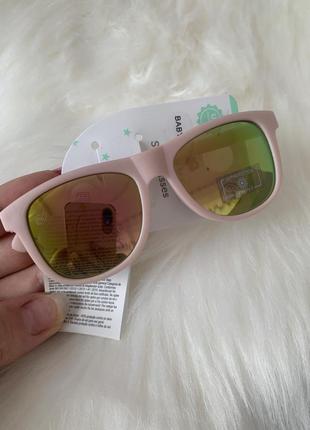 Дитячі сонцезахисні окуляри з uv protection для найменших крихіток1 фото