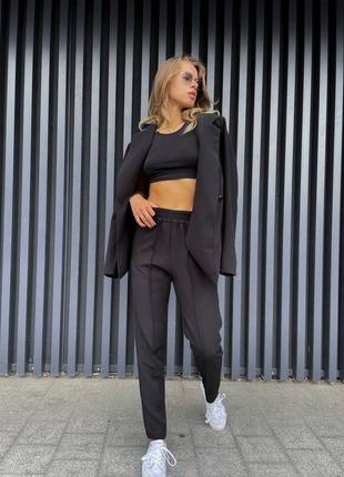 Костюм є в 3х кольорах