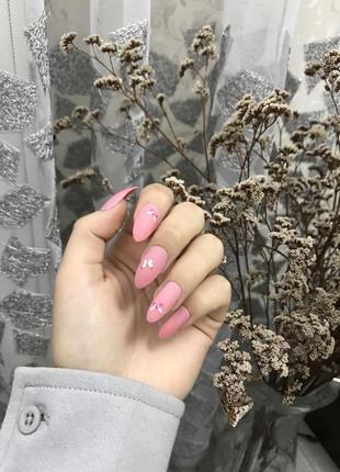 Накладні нігті рожеві з метеликами