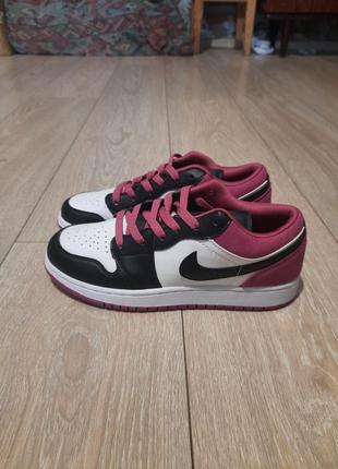 Женские кроссовки nike air jordan 1 low pink black