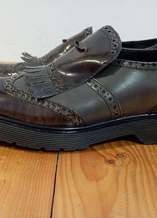 Pregunta французьке жіноче взуття з коричневою бахромою