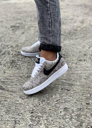 Шикарні жіночі кросівки nike air force snake бежеві з чорним зміїний принт9 фото