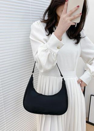 Сумка сумочка багет нейлонова чорна стильна модна тренд на плече нова3 фото