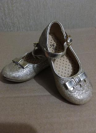 Золотисті балетки/туфельки для дівчинки 21,5  mothercare мазакея
