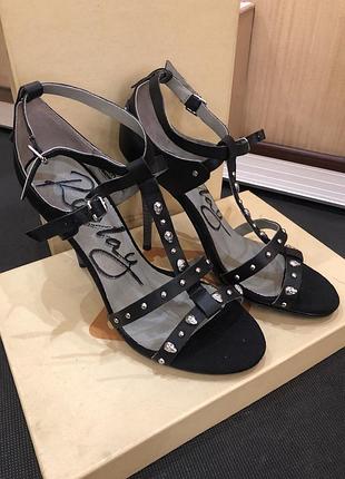 Взуття, босоніжки