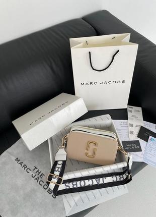 Marc jacobs the snapshot beige/white розкішна бежева кремова сумочка марк джейкобс брендова сумка крем беж новинка9 фото