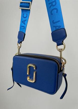 Marc jacobs the snapshot electro новинка яскрава брендова блакитна сумочка марк джейкобс яскрава сумка з ремінцем синя блакитна4 фото