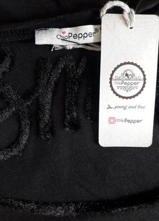 Красивая,модная удлиненная черная футболка без рукавов,chip pepper,с пушистым принтом5 фото