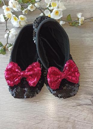 Чешки балетки з пайєток і малиновими бантами, всі розміри