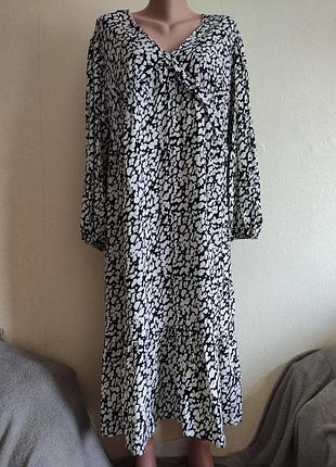 Дуже гарна сукня прямого крою з довгим рукавом