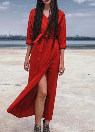 Червоне плаття на запах в стилі кімоно з натурального льону