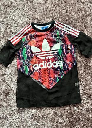 Ексклюзивна футболка adidas