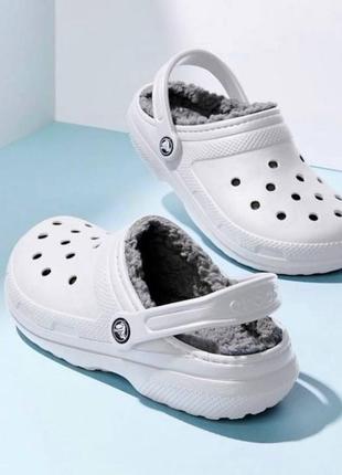Крокс класик білі з хутром crocs classic lined clog - white/grey3 фото