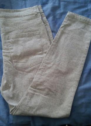 Новые стрейчевые брюки-скинни с высокой посадкой  42 р.1 фото