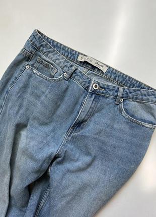 Красивые джинсы момы, не плотные , разорвана коленка2 фото