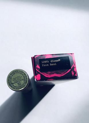 Pat mcgrath labs lust: lip gloss ідеальний нюдовий блиск для губ2 фото