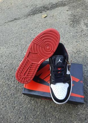 Женские кроссовки nike air jordan 1 low8 фото