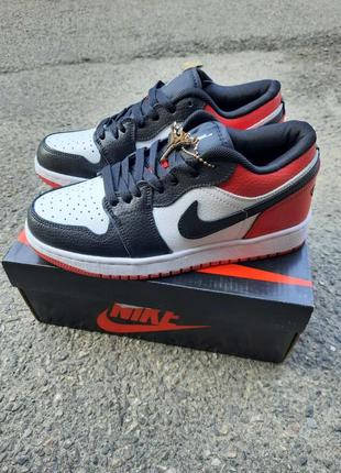 Женские кроссовки nike air jordan 1 low3 фото