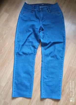 Джинси стрейчеві