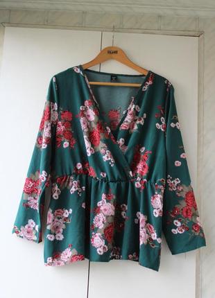 Стильна блуза з квітковим принтом у відтінку "полин"