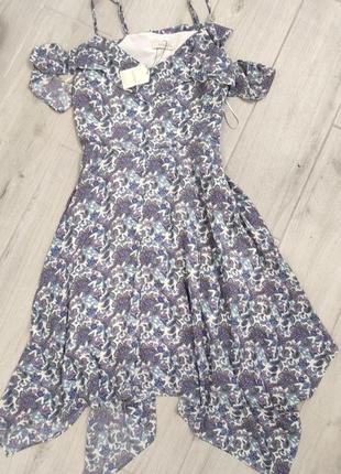 Легкое струящее платье