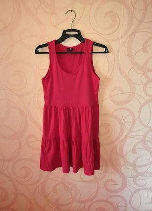 Розовое короткое платье-майка из трикотажа1 фото