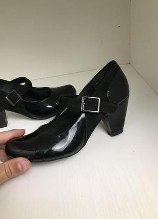 Жіночі шкіряні туфлі clarks ( кларкс 35.5 рр 22.5 см оригінал чорні)