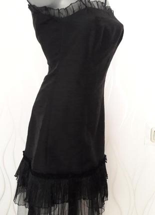 Супер платье шикарное, невероятно красивое и стильное, черного цвета. размер 38