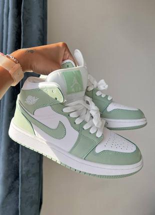 Жіночі кросівки nike air jordan 1 retro all green / женские кроссовки nike air jordan 1 белые с салатовым