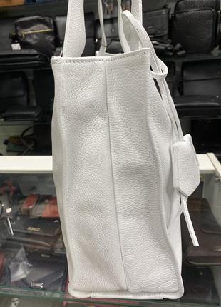 Сумка белая мягкая итальянская сумка кожаная сумка шкіряна світла біла сумка жіноча5 фото