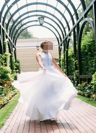 Белоснежное свадбное платье