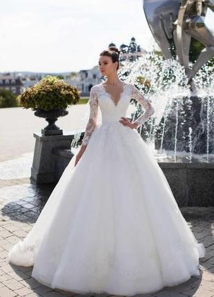Дизайнерское свадебное платье со шлейфом (который цепляется) stella shakhovskaya