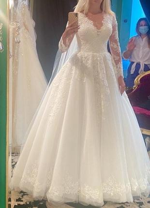 Дизайнерська весільна сукня зі шлейфом (який чіпляється) stella shakhovskaya5 фото