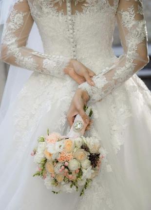 Дизайнерское свадебное платье со шлейфом (который цепляется) stella shakhovskaya8 фото