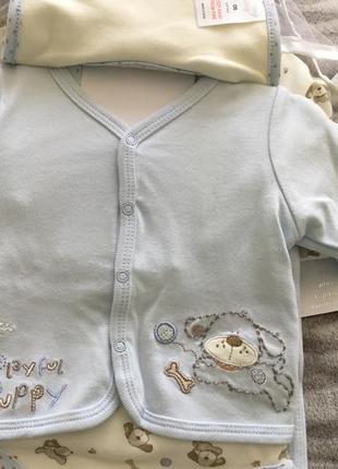 Одежда (новый комплект) для грудного ребёнка ( 0-6 мес.) бренда sterling baby.