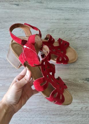 Босоніжки сандалі шльопанці замшеві червоні gabor