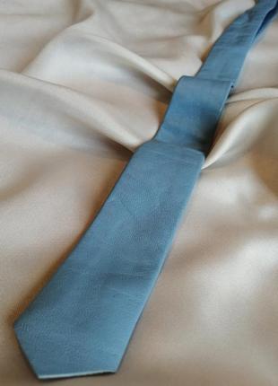 Блакитна шкіряна краватка