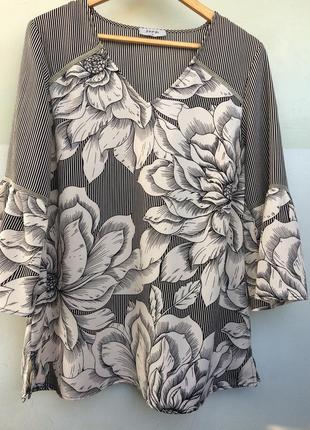 Блуза в смужку/квітковий принт з v-вирізом soon/р.166 фото