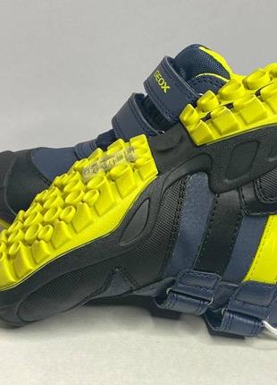Детские утепленные ботинки geox savage waterproof 25,26,28,29,30,31,32,33 р демисезонные