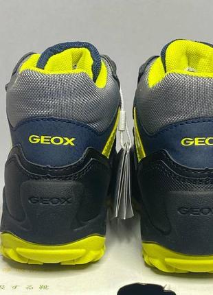 Детские утепленные ботинки geox savage waterproof 25,26,28,29,30,31,32,33 р демисезонные