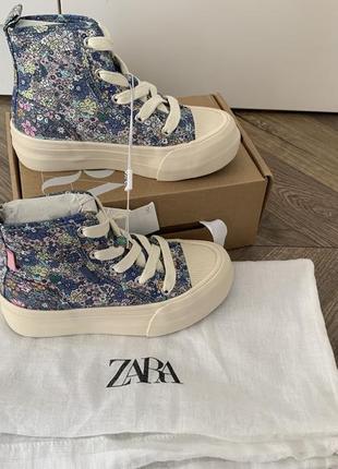 Високі кеди zara