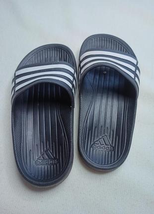 Шлепанцы adidas kids flip flops. легкие шлепанцы adidas. дитячі ляпанці. дитячі шльопанці4 фото