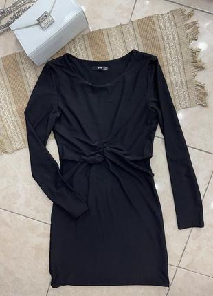 Чёрное платье tfnc