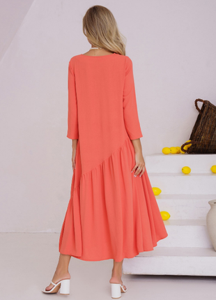 Деловое свободное платье миди с воланом разлетайка деми 2 цвета2 фото