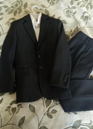 Шкільний костюм