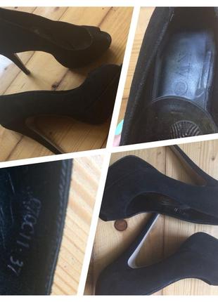 Дуже красиві туфлі з натуральної замші