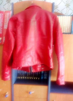 Красная кожаная куртка mango3 фото