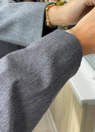 Серый удлиненный приталенный пиджак жакет 1+1=33 фото