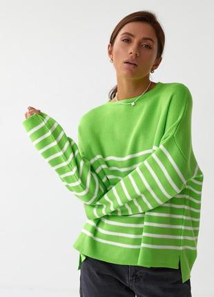 Полосатый женский салатовый свитер свободного кроя1 фото